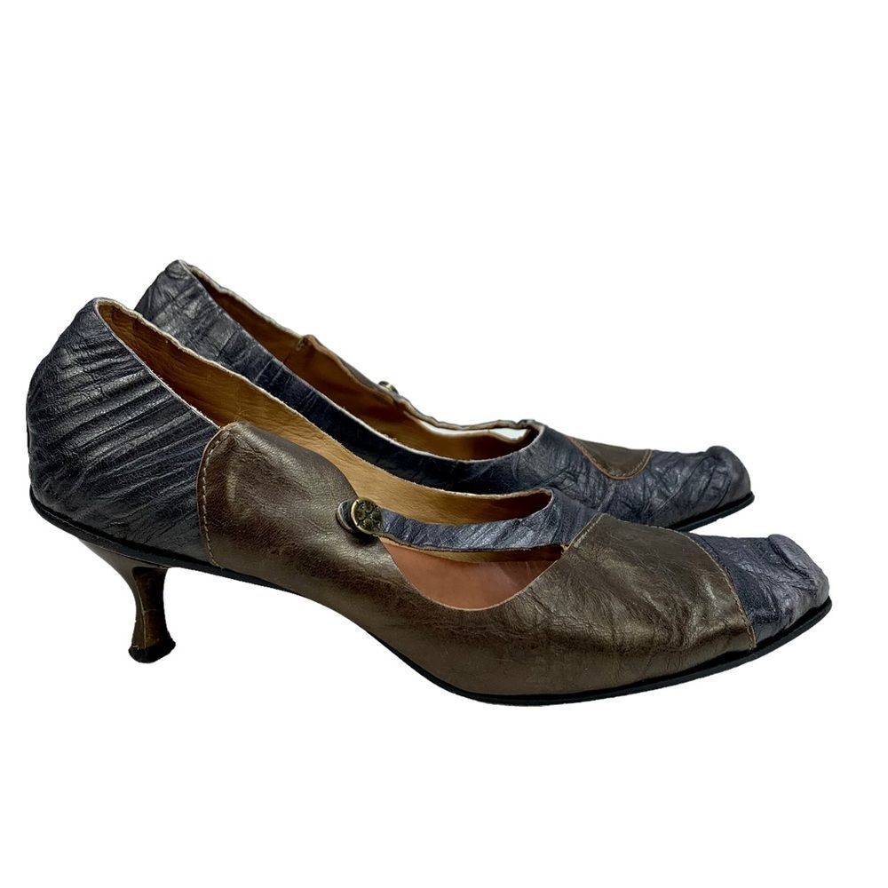 Cydwoq Metallic Leather heels